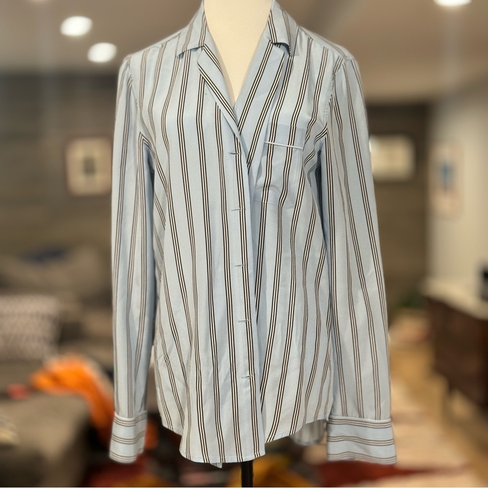 Equipment silk button down